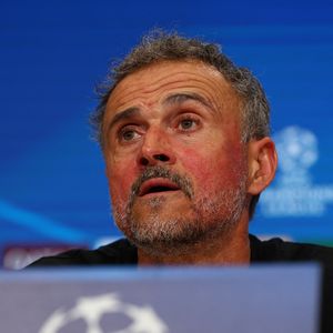 Le 7 mai 2026, Munich, Bavière, Allemagne : LUIS ENRIQUE lors de la conférence de presse d'après-match après la demi-finale 2 de l'UEFA Champions League 2025/26 entre le Bayern Munich et le Paris Saint-Germain à l'Allianz Arena de Munich, en Allemagne. Le match s'est terminé sur le score de 1:1 et le PSG a gagné 6:5 sur l'ensemble des deux matches. (Credit Image : © Mickael Chavet/ZUMA Press Wire / Bestimage)