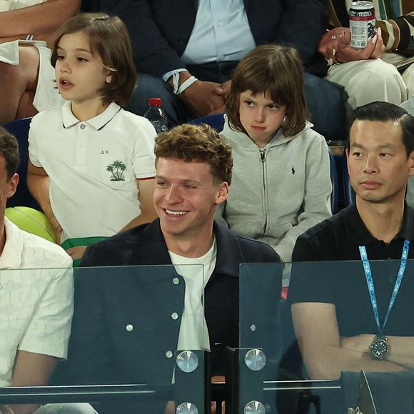 Léon Marchand a assisté aux deux finales hommes et femmes

Léon Marchand en tribunes lors de la finale homme "Jannik Sinner - Alexander Sverev (6/3 - 7/6 - 6/3)" du tournoi de tennis d'Open 2025 de Melbourne en Australie, le 25 janvier 2025.
© Nicolas Luttiau/Bestimage