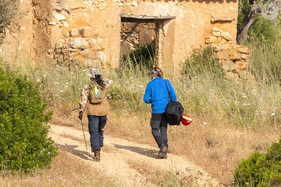 La police portugaise reprend les investigations, deux ans après les dernières fouilles menées au Portugal. De nouvelles recherches ont commencé aujourd'hui près de Praia da Luz, là où Maddie McCann a disparu en mai 2007. Praia da Luz, le 3 juin 2025.