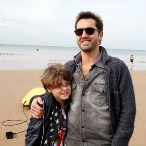 Ce dernier est le fruit de l'ancienne union de l'actrice avec le comédien Frédéric Diefenthal

Exclusif - Frédéric Diefenthal et son fils Gabriel, 11 ans (qu'il a eu avec Gwendoline Hamon dont il est séparé) - L'acteur français Frédéric Diefenthal est le parrain des championnats de France de surf qui se déroulent du 17 au 26 octobre 2015 à Biarritz.
Crédit : Patrick Bernard - Christophe de Prada / Bestimage