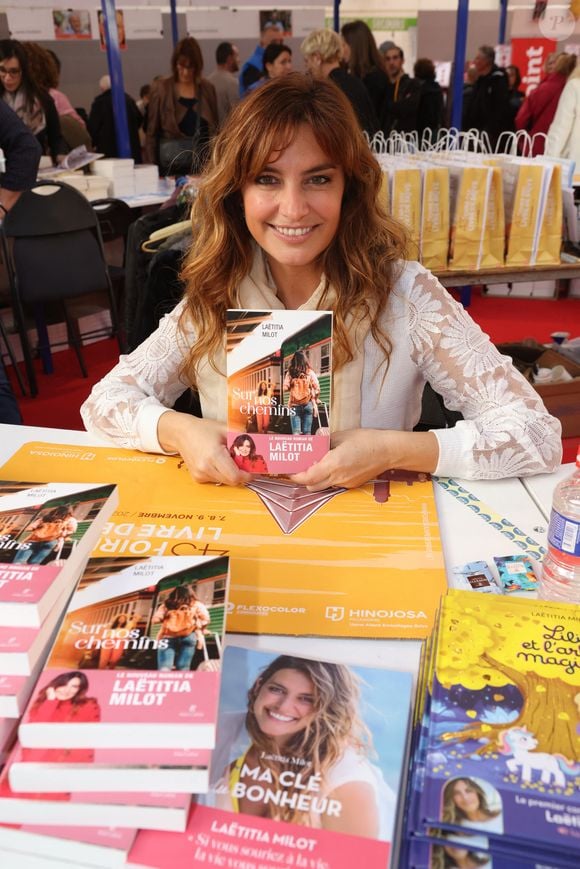 Laëtitia Milot à la Halle Georges Brassens à Brive-la-Gaillarde pour la Foire du Livre de Brive, le 9 novembre 2025. ©Jean-Marc LHOMER/Bestimage.