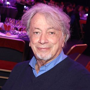 De retour sur la scène de la Salle Pleyel pour lancer une nouvelle tournée, Hervé Vilard prouve qu'il n'a rien perdu de sa fougue. 

Exclusif - Hervé Vilard - Soirée de gala du nouveau spectacle de la compagnie Gruss " 52ème création des Folies Gruss" à Paris. © Cédric Perrin/Bestimage