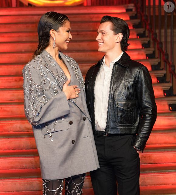 Le 5 décembre 2021 de Zendaya et Tom Holland lors d'un photocall pour leur nouveau film, Spider-Man : No Way Home, à The Old Sessions House, Londres. ©Yui Mok/PA Wire