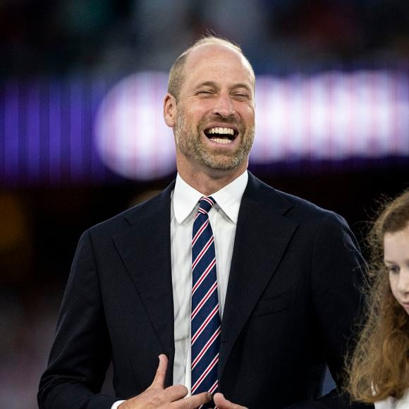 Chaque été, Kate, William et leurs trois enfants y passent des moments en famille, en toute intimité.

Le prince William lors du match finale du Championnat d'Europe de football féminin EURO 2025 en Suisse, le 27 juillet 2025.

Photo : Elyxandro Cegarra / PsnewZ / Bestimage