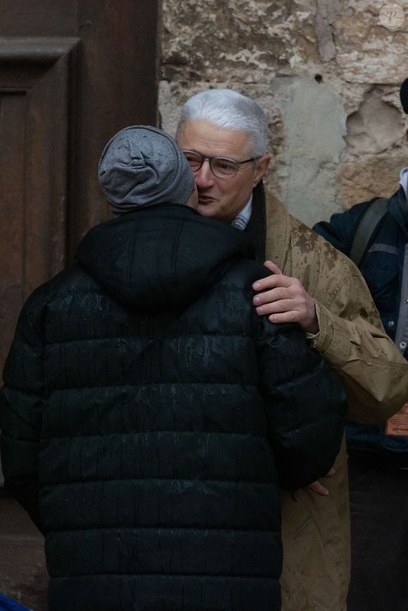 Le grand-père Philippe Vedovini arrive à la cérémonie funéraire à Saint-Maximin-la-Sainte-Baume, dans le sud de la France, le 8 février 2025. Photo par Shootpix/ABACAPRESS.COM