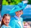 Faisant fi des soucis du passé, la princesse de Galles est apparue rayonnante, élégante et surtout épanouie et à l'aise dans le rôle de sa vie : celui de mère. 


La princesse Charlotte de Galles, Catherine (Kate) Middleton, princesse de Galles, - Les membres de la famille royale britannique arrivent à Buckingham Palace pour la cérémonie Trooping the Colour à Londres, le 14 juin 2025. Affecté par le crash du Boeing 787 Dreamliner à Ahmedabad du 12 juin, le souverain et les officiels porteront un brassard noir en hommage aux plus de 270 victimes. Bon nombre d'elles étaient des ressortissants britanniques.
© Backgrid / Bestimage