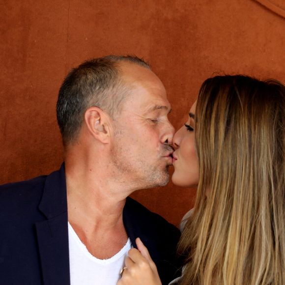 Roger Erhart et sa compagne Delphine Wespiser, Miss France 2012 au village (jour 10) lors des Internationaux de France de Tennis de Roland Garros 2022 à Paris, France, le 31 mai 2022. © Dominique Jacovides/Bestimage