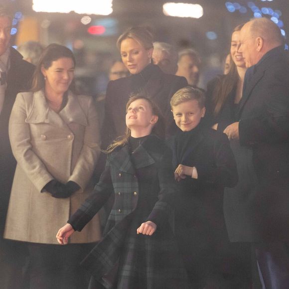 Mélanie-Antoinette de Massy, Le prince Albert II de Monaco, La princesse Charlène de Monaco, La princesse Gabriella de Monaco, comtesse de Carladès, Le prince Jacques de Monaco, marquis des Baux - La famille princière de Monaco lors de l'embrasement de la barque dans le cadre des célébrations de la Sainte-Dévote, Sainte Patronne de Monaco le 26 janvier 2024.

© Olivier Huitel / Pool Monaco / Bestimage