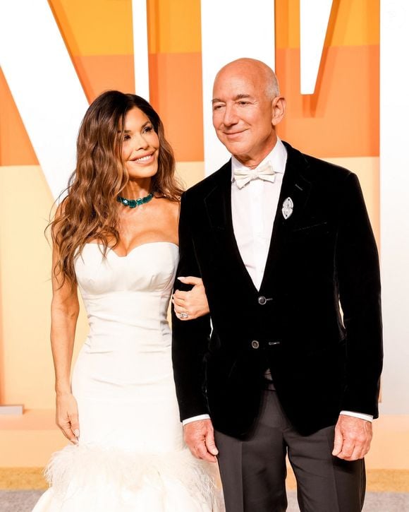 Beverly Hills, Californie - La soirée des Oscars 2025 de Vanity Fair, animée par Radhika Jones au Wallis Annenberg Center for the Performing Arts. © Backgrid USA / Bestimage

Photos : Lauren Sánchez, Jeff Bezos