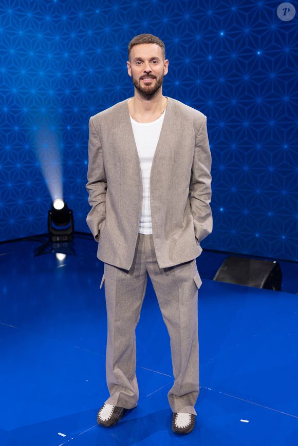 Sur Instagram, l’interprète de "Elle me contrôle" a partagé plusieurs clichés de cette journée inoubliable.

Exclusif - Matt Pokora pour les surprises lors de l'enregistrement de l'émission "La Boîte à secrets", présentée par Faustine Bollaert et diffusée le 17 octobre sur France 3, dans les studios du Lendit à Saint-Denis, France, le 23 septembre 2025. © Cyril Moreau/Bestimage