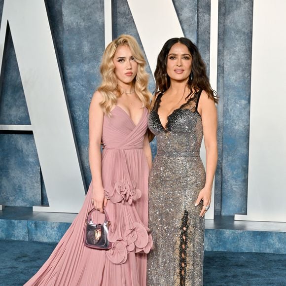 Valentina Paloma Pinault et Salma Hayek au photocall de la soirée "Vanity Fair" lors de la 95ème édition de la cérémonie des Oscars à Los Angeles, le 12 mars 2023. © AGENCE / BESTIMAGE