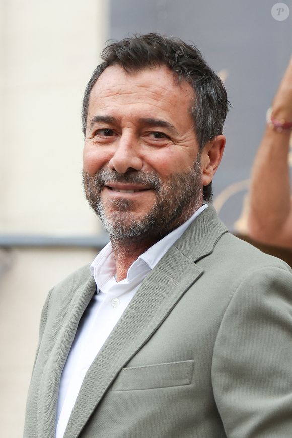 Bernard Montiel assiste au défilé Stephane Rolland Haute Couture Printemps Été 2023 dans le cadre de la semaine de la mode de Paris le 04 juin 2023 à Paris, France. Photo by Nasser Berzane/ABACAPRESS.COM