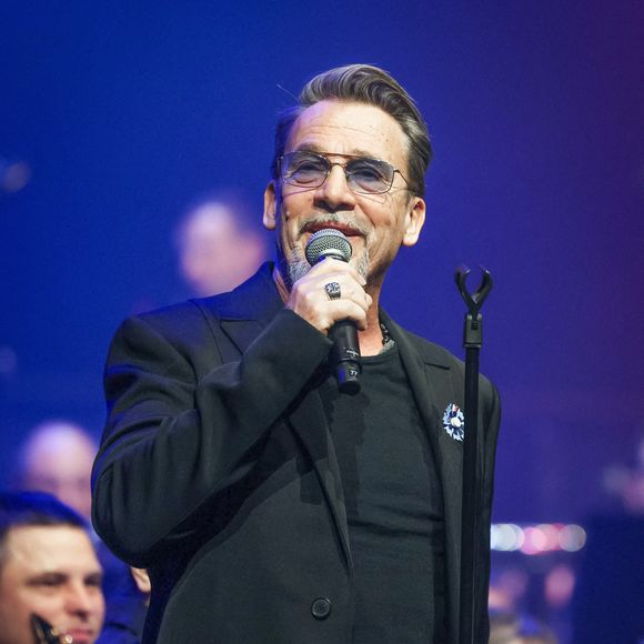 Avant ses concerts, il mange des pâtes et fait du sport

Le chanteur Florent Pagny se produit lors d'un concert de bienfaisance, « Sentinelles d’Un Soir », organisé par le gouverneur militaire de Paris au profit des Bleuets de France, des soldats blessés et des victimes du terrorisme, à la Salle Pleyel à Paris, en France, le 30 mai 2024. Photo de David Boyer/ABACAPRESS.COM