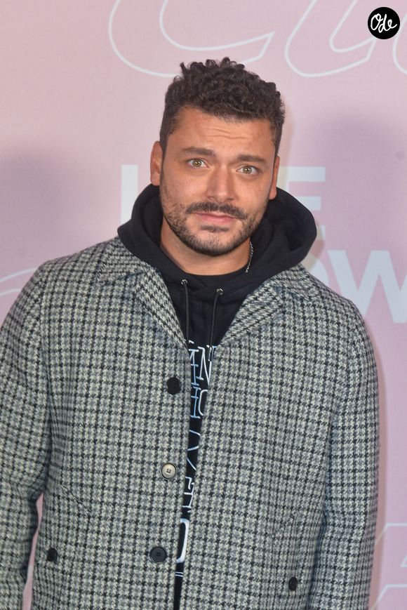 Kev Adams - Photocall du défilé Etam Live Show 2020 à Paris le 29 septembre 2020.

© Pool Agence Bestimage