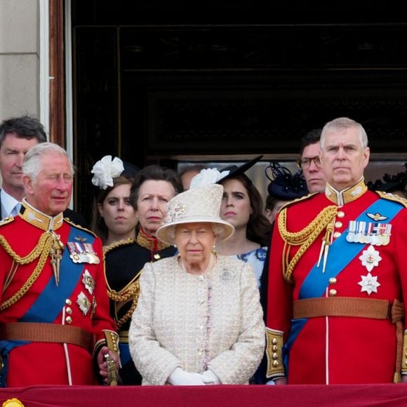 Reine Camilla, le roi Charles III, Andrew d'York, le prince Harry et Meghan Markle - La famille royale au balcon du palais de Buckingham lors de la parade Trooping the Colour 2019, célébrant le 93ème anniversaire de la reine Elisabeth II, Londres, le 8 juin 2019. Photo par Agence / Bestimage