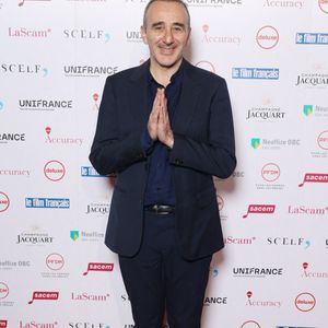 L'humoriste de 61 ans a eu un 2e garçon, 29 ans après Antoine

Elie Semoun assiste à la 32e édition du Photocall des "Trophees Du Film Francais" à l'Hôtel InterContinental, à Paris, le 04 février 2025 à Paris, France. Photo pa Jerome Domine/ABACAPRESS.COM