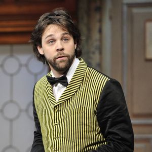 Arthur Jugnot lors du lever de rideau de 'A deux lits du délit' mis en scène par Jean Luc Moreau et écrit par Dereck Benfield au théâtre de la Michodiere à Paris, France le 14 septembre 2010. Photo par Christophe Guibbaud/Abaca