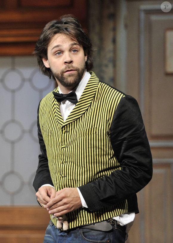 Arthur Jugnot lors du lever de rideau de 'A deux lits du délit' mis en scène par Jean Luc Moreau et écrit par Dereck Benfield au théâtre de la Michodiere à Paris, France le 14 septembre 2010. Photo par Christophe Guibbaud/Abaca
