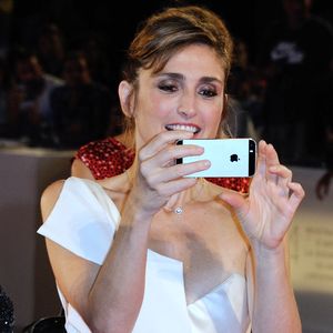 Julie Gayet assistant à la première de L'Insulte lors de la 74e Mostra di Venezia (Festival international du film de Venise) au Lido, Venise, Italie, le 31 août 2017. Photo Aurore Marechal/ABACAPRESS.COM