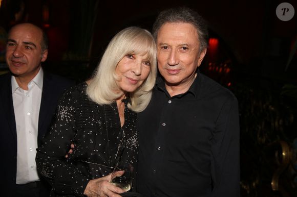 Ils se sont rencontrés dans les années 1970.

Exclusif - Dany Saval et son mari Michel Drucker lors de la soirée de lancement du livre du Dr Yves Lahiani 'Le Dompteur de maux', a Paris, France le 19 Avril 2018. Photo by Jerome Domine/ABACAPRESS.COM