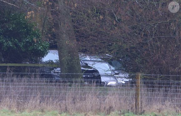 L'interpellation s'est déroulée ce jeudi 19 février.

Andrew Mountbatten Windsor arrêté à son domicile de Sandringham, le jour de son 66ème anniversaire, pour soupçons de "faute dans l'exercice de fonctions officielles" dans le cadre de l'affaire Epstein, le 19 février 2026. L'ex prince fait l'objet d'une enquête pour ses liens avec le défunt pédocriminel, avec qui il aurait partagé des documents confidentiels du gouvernement.

Mirrorpix / Bestimage