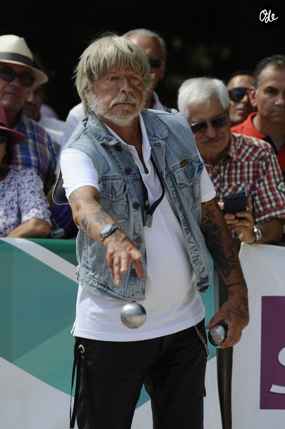 Le chanteur Renaud - Tournoi de pétanque Grand Prix des Personnalités d 'Isle sur la Sorgue dans le Vaucluse (84) le 24 juin 2017
© Eric Etten / Bestimage