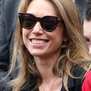 Laura Smet et son compagnon Raphaël dans les tribunes de la finale homme des internationaux de France de Roland Garros à Paris le 5 juin 2016.