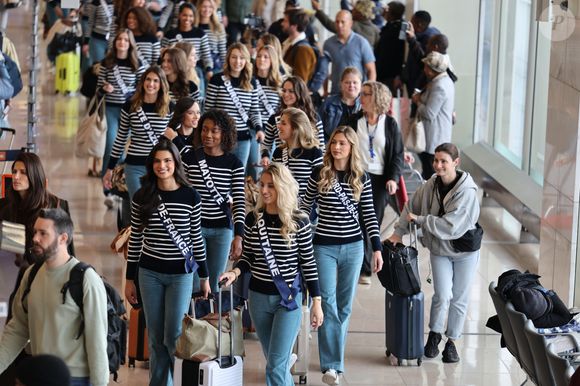 Angélique Angarni-Filipon (Miss France 2025) et les 30 candidates de Miss France 2026 quittent Paris pour leur voyage en Martinique. Aéroport d'Orly, le 9 novembre 2025. © SIPA/Laurent Vu via Bestimage