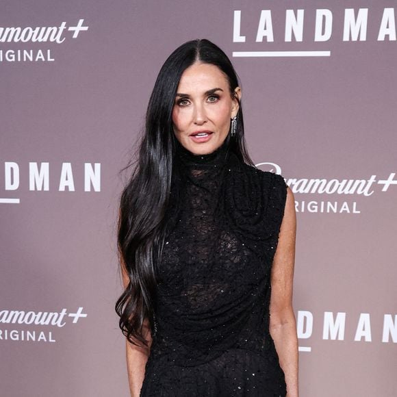 Demi Moore trente de voir Bruce Willis une fois par semaine minimum.

Demi Moore portant Erdem arrive à la première à Los Angeles de la série originale de Paramount+ 'Landman' Saison 1 tenue au Paramount Theatre at Paramount Pictures Studios le 12 novembre 2024 à Hollywood, Los Angeles, Californie, États-Unis. Photo by Xavier Collin/Image Press Agency/ABACAPRESS.COM