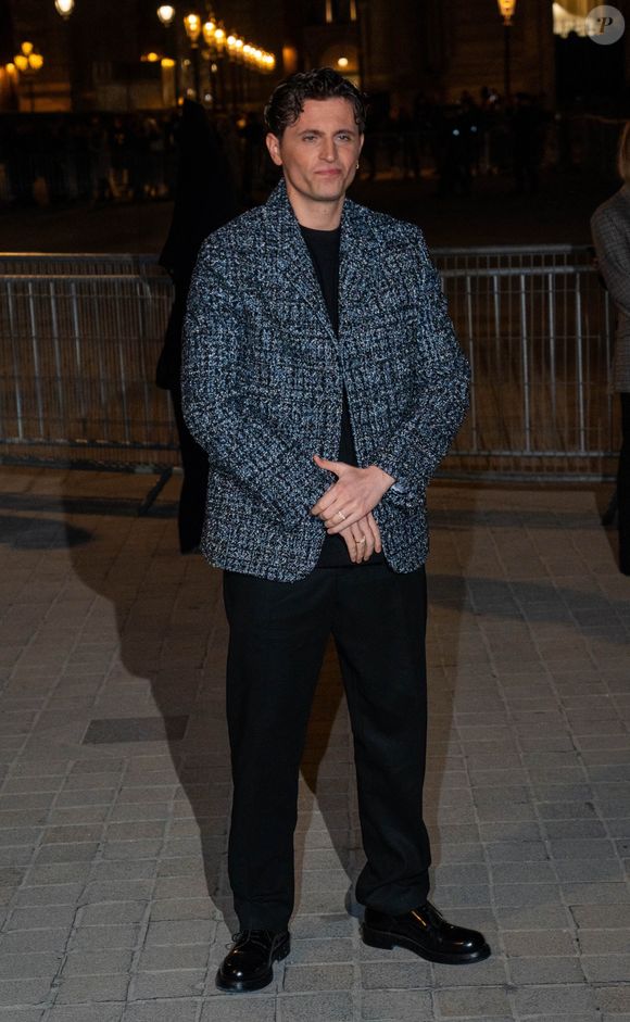 Raphaël Quenard au Grand Dîner du Louvre à Paris en marge de la fashion week prêt à porter automne/hiver 2025-2026 le 4 mars 2025. © Fannyrlphotography / Bestimage
