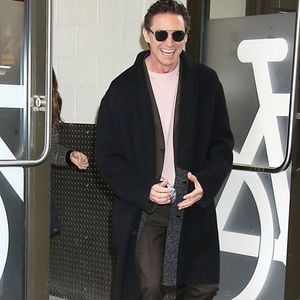 New York (États-Unis) – Hugh Jackman et Kate Hudson participent à l'émission The View afin de promouvoir leur prochain projet, Song Sung Blue.

Backgrid USA / Bestimage