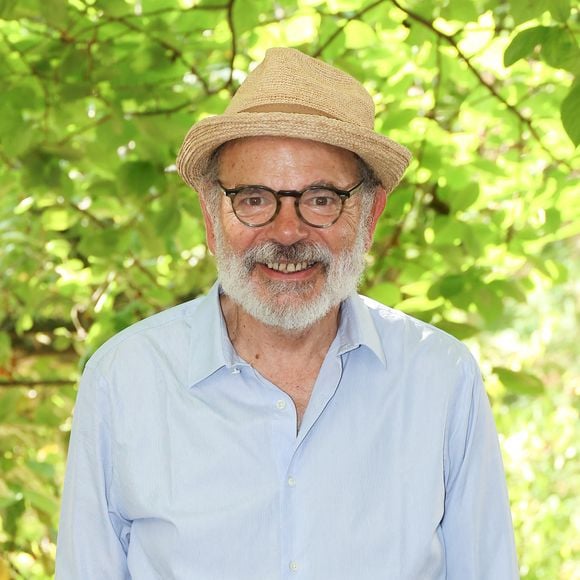 S'il habite la majorité de l'année à Paris, c'est dans le sud de la France que Jean-Pierre Darroussin préfère se ressourcer à l'abri des regards. 

Jean-Pierre Darroussin au photocall du film "Théorème de Marguerite" lors de la 16ème édition du festival du film francophone (FFA) de Angoulême, France. © Coadic Guirec/Bestimage