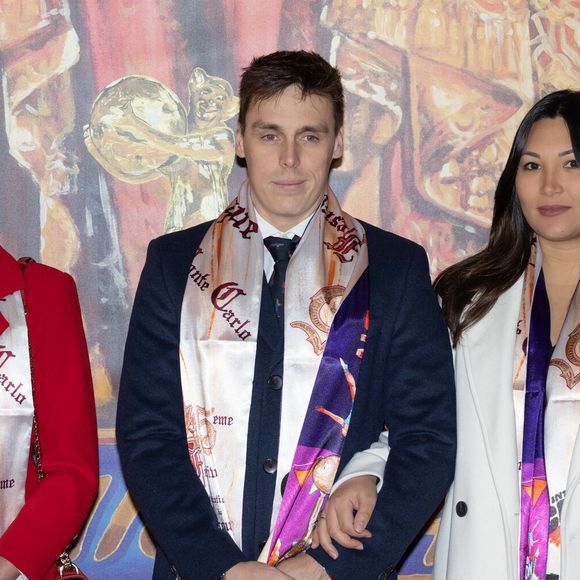 “Ce sera probablement l’année prochaine. C’est Pauline (soeur de Louis, ndlr) qui sera la marraine, et Vincent, le meilleur ami de Louis, le parrain" a révélé Marie Ducruet dans "Gala"

La princesse Stéphanie de Monaco, Louis Ducruet et sa femme Marie (enceinte) - Arrivées lors du 45ème Festival International du Cirque de Monte Carlo sous le chapiteau Fontvieille à Monaco le 20 janvier 2023. © Olivier Huitel/Pool/Bestimage