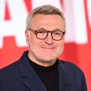 Dans quelques mois, une nouvelle chaîne va faire son arrivée sur la TNT. 

Exclusif - Laurent Ruquier - Enregistrement de l'émission "Vivement Dimanche" au Studio Gabriel à Paris, France, présentée par M.Drucker et diffusée le 3 novembre sur France 3. © Guillaume Gaffiot/Bestimage