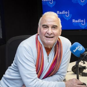 Exclusif - Michel Fugain - Michel Fugain était l'invité de F. Zeitoun à Radio J à Paris le 20/03/2022. © Jack Tribeca / Bestimage