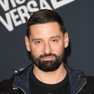 "Une rupture, ce n'est jamais 'youpla booum', donc on ne sort pas les cotillons. Mais comme nous sommes deux personnes intelligentes qui nous aimons beaucoup et qui avons beaucoup d'affection l'un pour l’autre, ça se passe très bien", a ajouté le jeune homme.

Hugo Manos - Avant-première du film "Vice-versa 2" au cinéma Le Grand Rex à Paris le 16 juin 2024. © Coadic Guirec/Bestimage