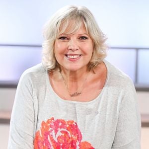 Elle prendra les commandes d'un nouveau divertissement musical produit par la société H2O.

Exclusif - Laurence Boccolini lors de l'enregistrement de l'émission Vivement dimanche présentée par M.Drucker aux studios Rive Gauche, à Paris, France, le 1er octobre 2025. Diffusion sur France 3 le 9 novembre 2025. © Guillaume Gaffiot/Bestimage