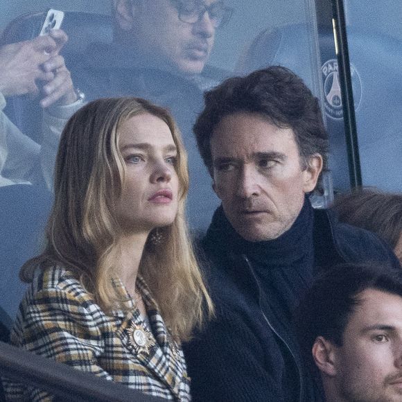 Natalia Vodianova et Antoine Arnault - Célébrités dans les tribunes lors du match retour de la Ligue Des Champions 2024-2025 (LDC) "PSG - Arsenal" (2-1) au Parc des Princes à Paris le 7 mai 2025. © Cyril Moreau/Bestimage