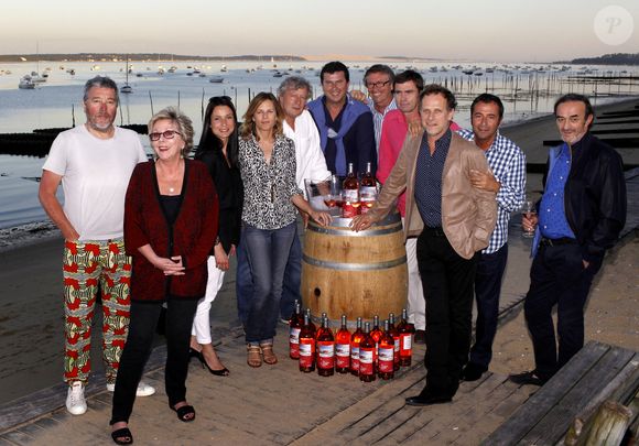 Bernard Montiel, Natacha Amal, Pascal Bataille, Charles Berling, Virginie Couperie, Joel Dupuch, Francoise Laborde, Jennifer Lauret, Victor Lazlo, Philippe Stark, sa femme Yasmine, Jacques Legros, Jean-Louis Triaud participent à une soirée dégustation organisée par 'Les Ambassadeurs Des vins Roses De Bordeaux' au Cap Ferret, Bassin d'Arcachon, France, le 18 juin 2012. Photo by Bernard-Salinier/ABACAPRESS.COM