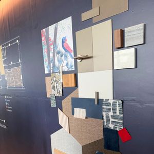 Exclusif - Stéphane Plaza, en voyage d'affaire pour trouver de nouveaux franchisés à Île Maurice, a reçu une invitation du président Emmanuel Macron à l'occasion de l'inauguration du nouveau site de l'Ambassade de France à Maurice à l'immeuble "The Workplace", Moka-Telfair, le vendredi 21 novembre 2025. © Bestimage