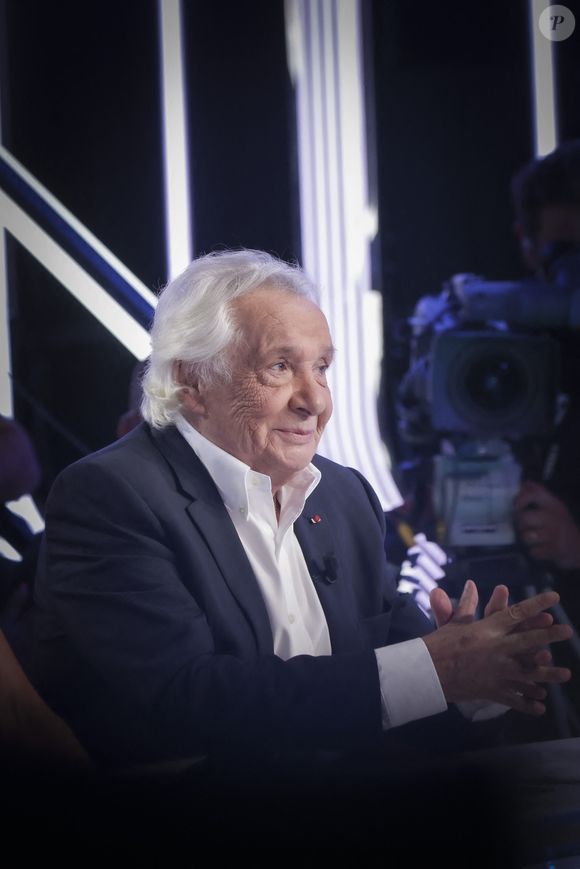 Le chanteur a annoncé qu'il n'avait plus l'intention de monter sur scène.

Michel Sardou sur le plateau de l'émission Touche pas à mon poste (TPMP) présentée en direct par C.Hanouna et diffusée sur C8 le 29 août 2022.

© Jack Tribeca / Bestimage