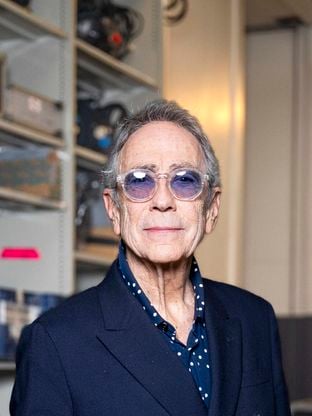 Alain Chamfort : Ce geste qu'il a fait pour assurer l'héritage de ses 5 enfants