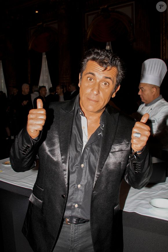 La mère de ses deux enfants, Kévin et Georgia. 

Bébert, Les Forbans (Albert Kassabi) - Bakary Samake remporte une ceinture internationale des super-welters lors d'un gala de boxe à l'hôtel Westin Vendôme, à Paris le 7 juin 2022.

© Philippe Baldini / Bestimage