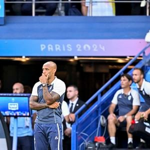 Thierry Henry lors de la finale qui opposait la France à l'Espagne (3-5) pour les Jeux Olympiques au Parc des Princes à Paris, le 9 aout 2024. 

© Jacovides-Perusseau / Bestimage