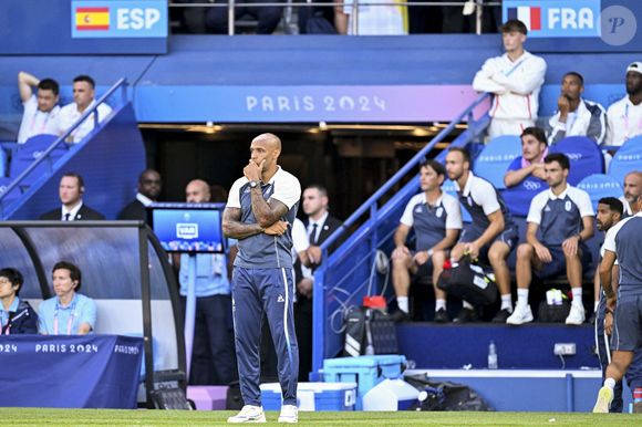 Thierry Henry lors de la finale qui opposait la France à l'Espagne (3-5) pour les Jeux Olympiques au Parc des Princes à Paris, le 9 aout 2024. 

© Jacovides-Perusseau / Bestimage