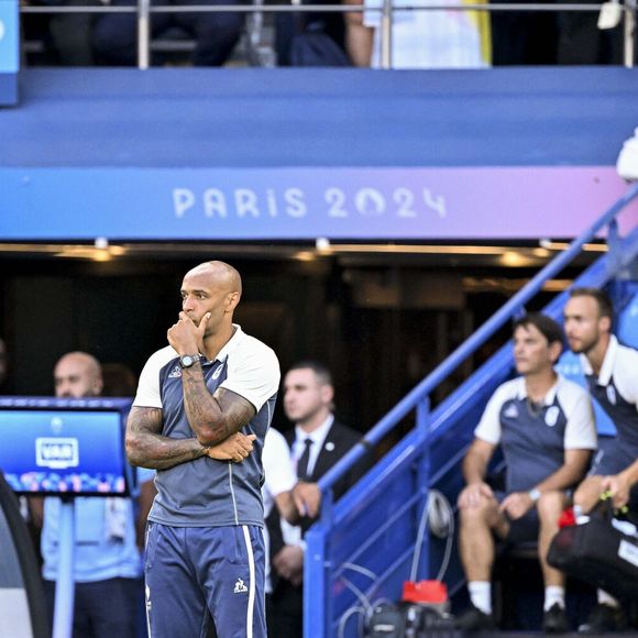 Thierry Henry lors de la finale qui opposait la France à l'Espagne (3-5) pour les Jeux Olympiques au Parc des Princes à Paris, le 9 aout 2024. 

© Jacovides-Perusseau / Bestimage