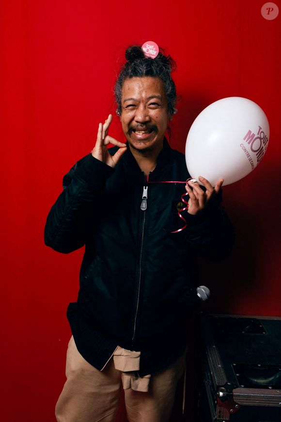 Bun Hay Mean (Chinois marrant) - Backstage - Enregistrement de l'émission "Tout le monde chante contre le cancer" au Cirque Phénix à Paris, présentée par J.Anthony et E.Gossuin et diffusée le 4 janvier sur W9 © Christophe Clovis / Bestimage