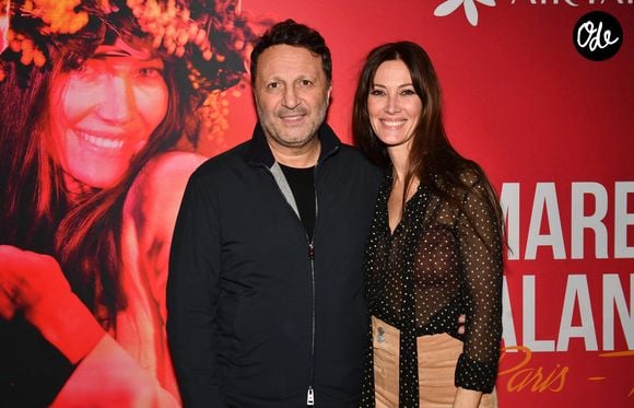 Son mari Arthur a confirmé en commentaire : "Zéro négociation possible."
Mareva Galanter (Miss France 1999) et Arthur (Jacques Essebag) au concert de M.Galanter au théâtre Music-Hall Show l'Alhambra à Paris, France. © Veeren/Bestimage