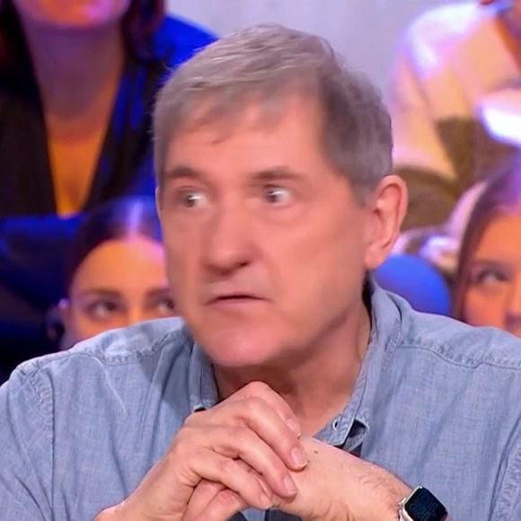 Yves Calvi revient sur son éviction brutale de la matinale de RTL et de BFMTV, dans "C' Médiatique", le 2 février 2025, sur France 5