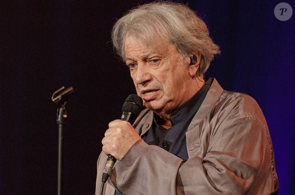 “Grâce à Capri je n’ai jamais manqué d’argent”, ajoute Hervé Vilard

Exclusif - Hervé Vilard en concert au Théâtre Sébastopol à Lille. Le 10 avril 2024. VANSTEENKISTE STEPHANE / BESTIMAGE